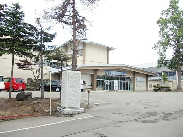 横手南中学校まで850m