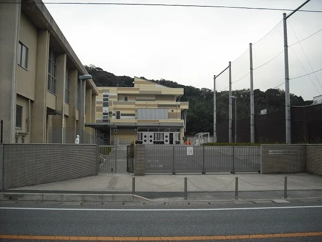 木更津市立第三中学校まで1500m
