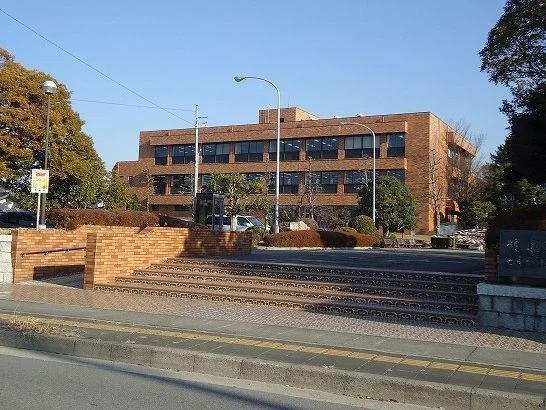 西尾市立図書館まで350m