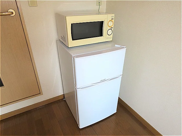 電子レンジ、冷蔵庫完備