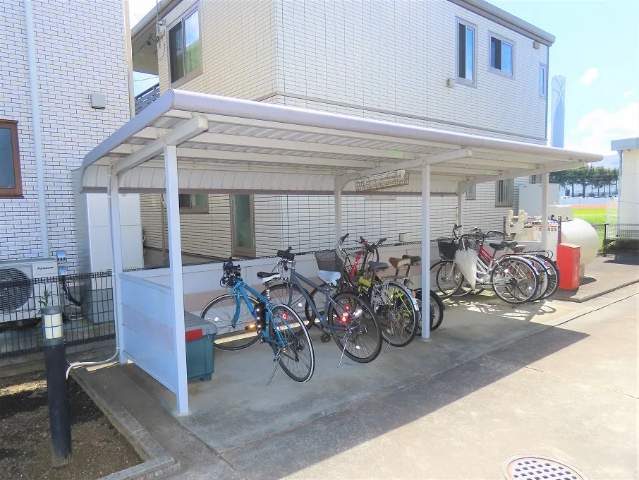 屋根付き駐輪場あり