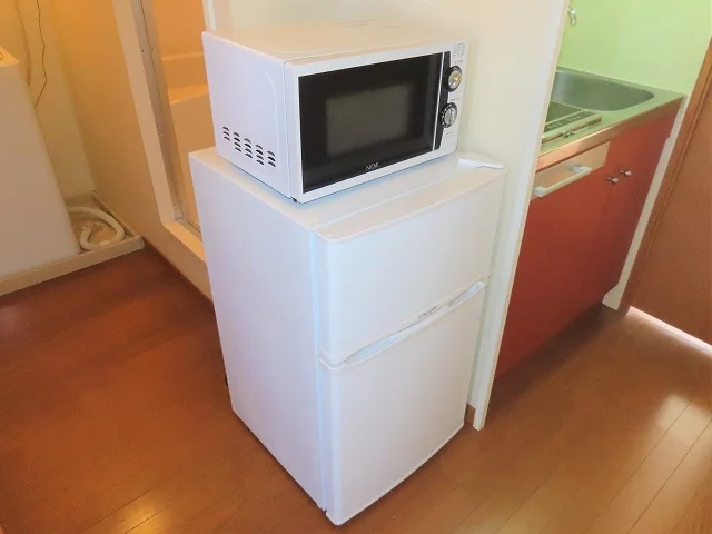 電子レンジ、冷蔵庫完備