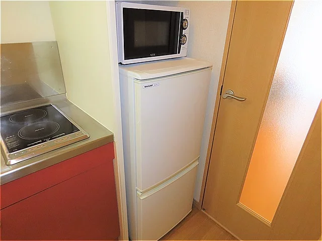 電子レンジ、冷蔵庫完備