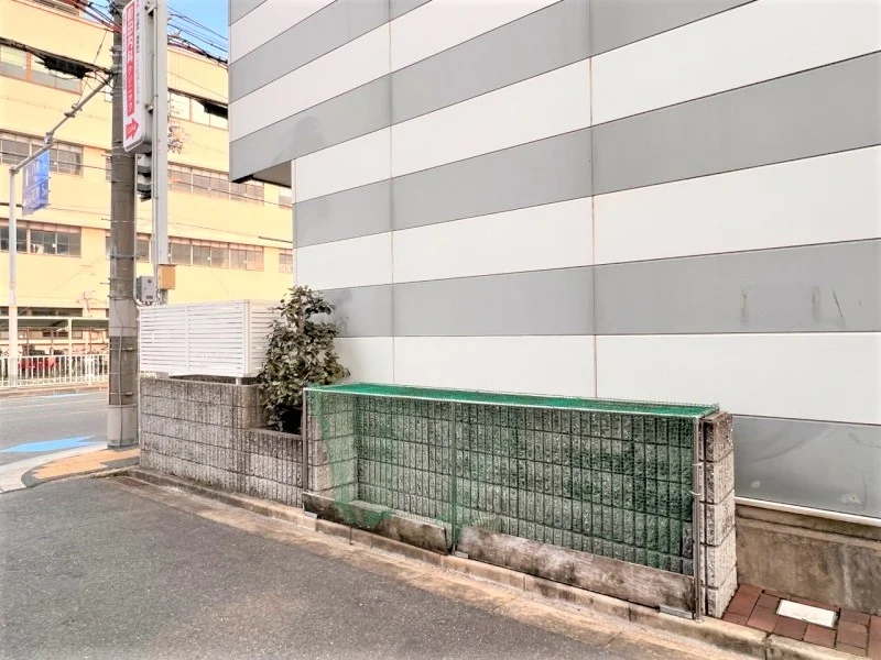 ゴミは物件の敷地内にお出しいただけます。