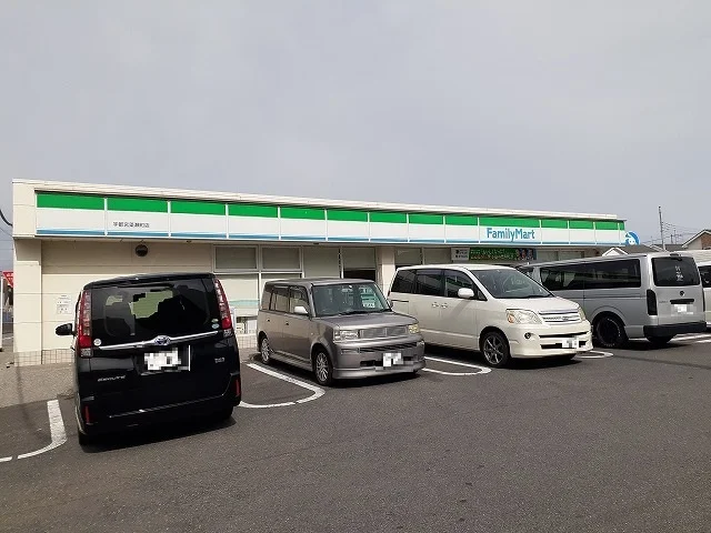 ファミリーマート簗瀬町店まで400m