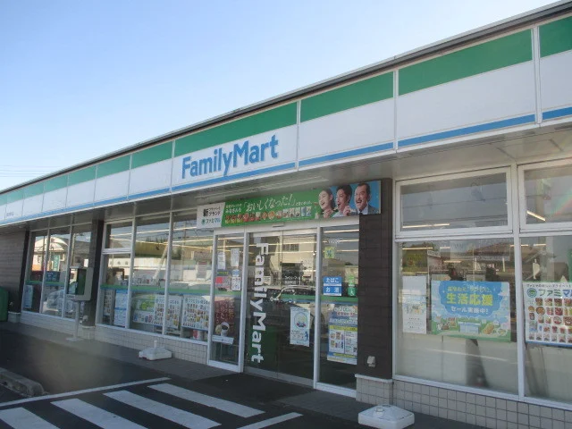 ファミリーマート宇都宮江曽島店まで210m