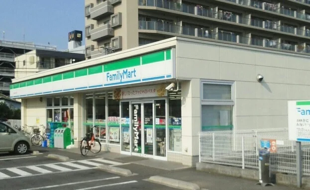 ファミリーマート東大宮5丁目店まで900m