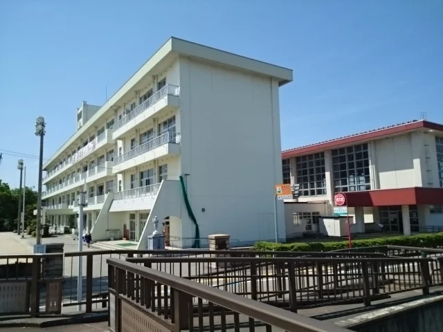 桜谷小学校まで450m