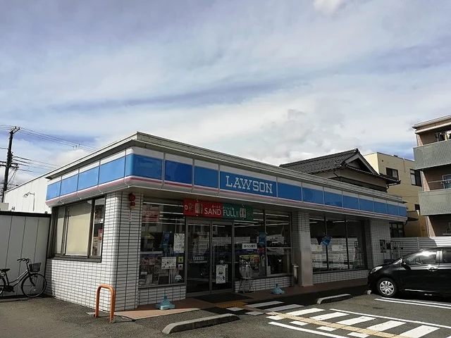 ローソン篠尾新町店まで270m