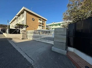 熊野第三小学校まで1300m