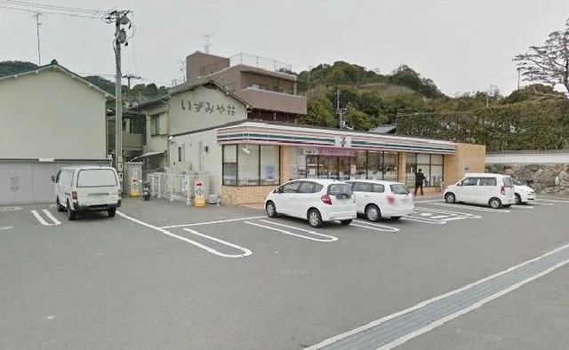 セブンイレブンまで270m