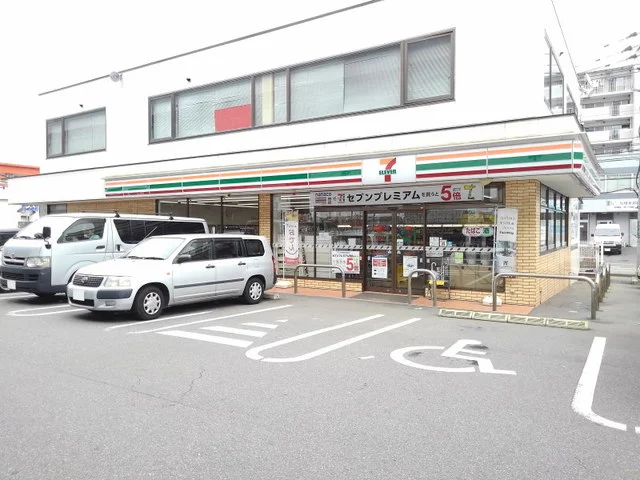 セブンイレブン福岡南バイパス店まで350m