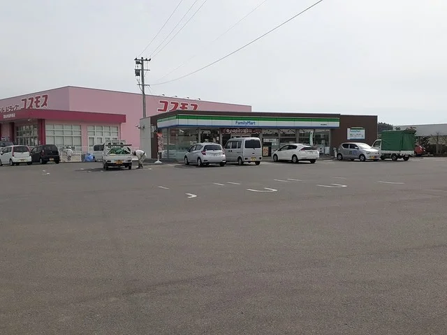 ファミリーマート雲仙吾妻町店まで769m
