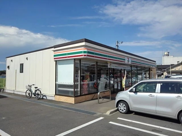 7-11丸亀飯山町下法軍寺店まで290m