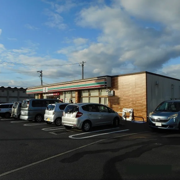 セブンイレブン大里窪田店まで700m