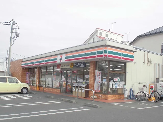 セブンイレブンまで700m