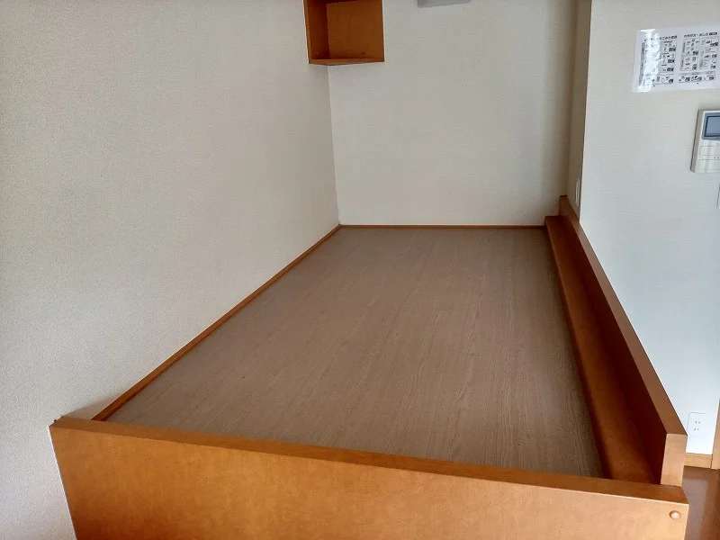 ベッドの下は大型収納