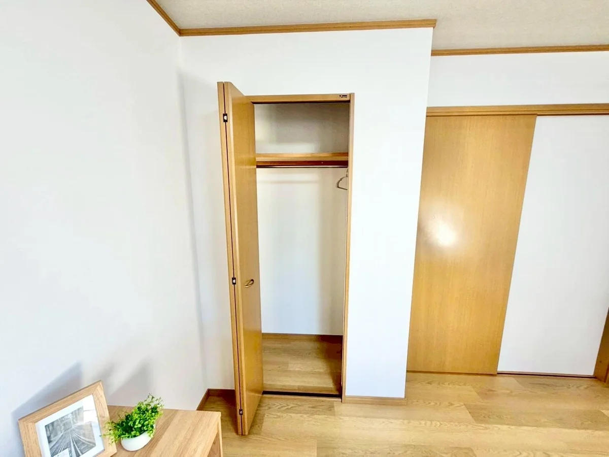 ※撮影用の観察植物・食器調理器具・雑貨類等はございません。※写真は現況優先