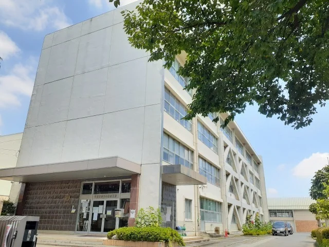 宇都宮市立西原小学校まで280m