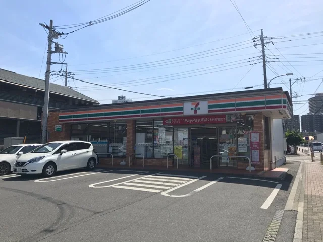 セブンイレブンまで400m