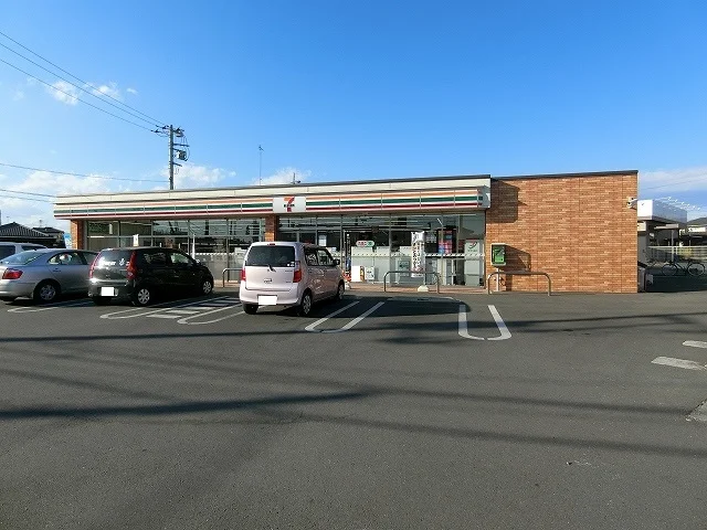 セブンイレブン太田由良町店まで500m