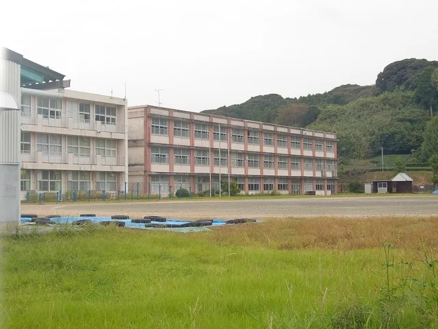 掛川市立土方小学校まで230m