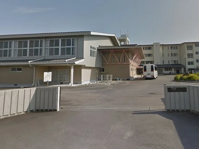 掛川市立桜ヶ丘中学校まで140m