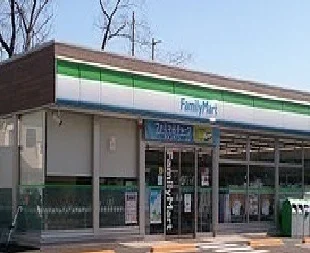 ファミリーマートまで500m