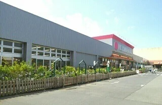 西村ジョイさんまで1370m