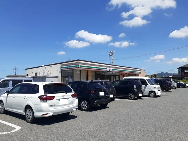 セブンイレブンまで950m