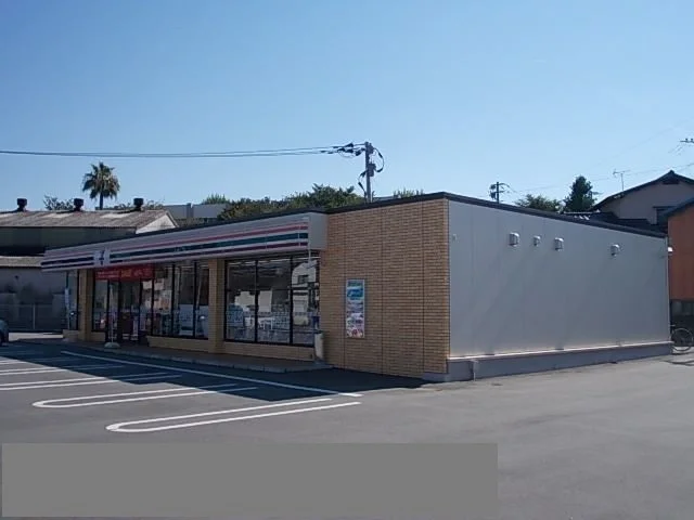 セブンイレブン二軒茶屋店まで640m