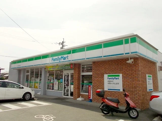 ファミリーマート武蔵塚駅前店まで430m