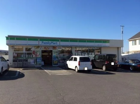 ファミリーマートまで300m