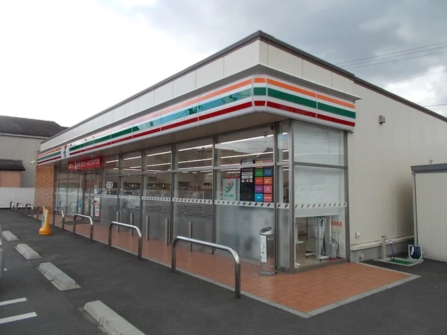 セブンイレブン名張瀬古口店様まで800m