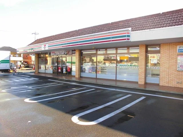 セブンイレブンまで850m