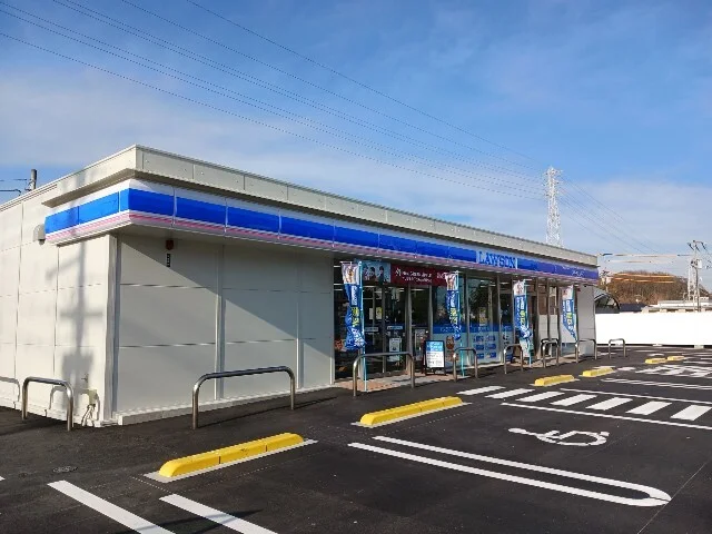 ローソン今治馬越三丁目店まで300m