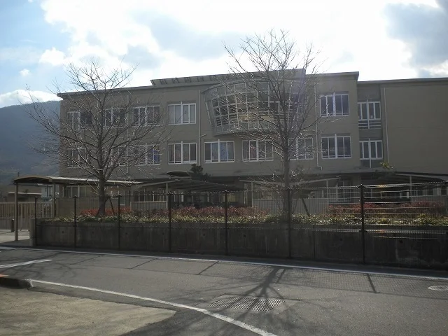 川島中学校まで2600m