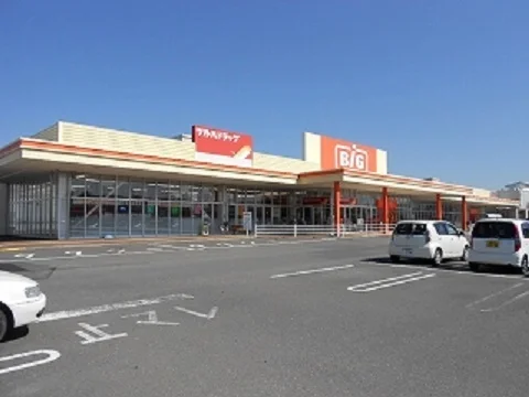 ツルハドラッグ須賀川店まで760m