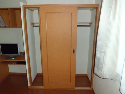 衣類をたくさん収納できるクローゼット。