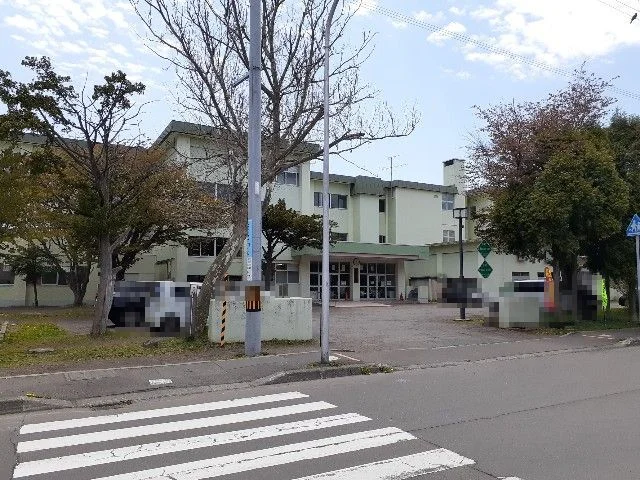 恵庭市立和光小学校まで2000m