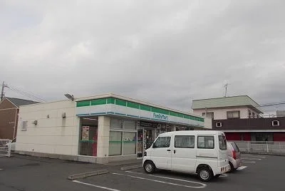 ファミリーマート三島長伏店まで400m