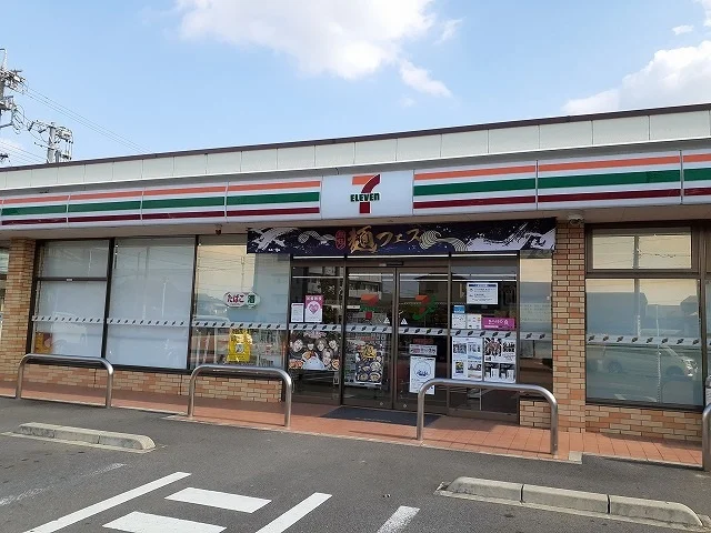 セブンイレブン碧南掘方町店まで390m