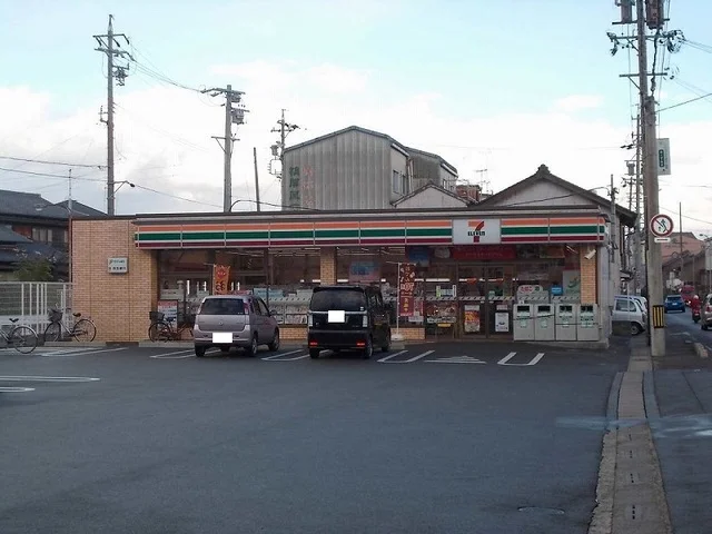 セブンイレブン桑名外堀店まで750m