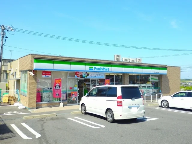 ファミリーマート桑名多度小山店まで300m
