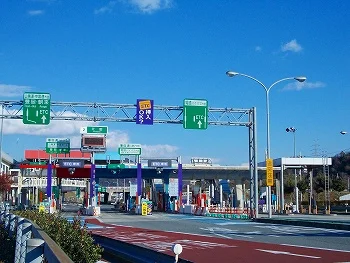 花田インターまで1700m