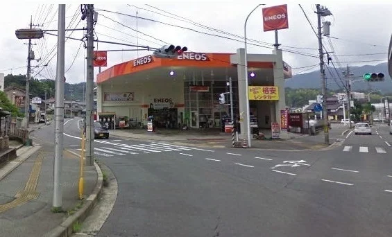 ガソリンスタンドまで400m