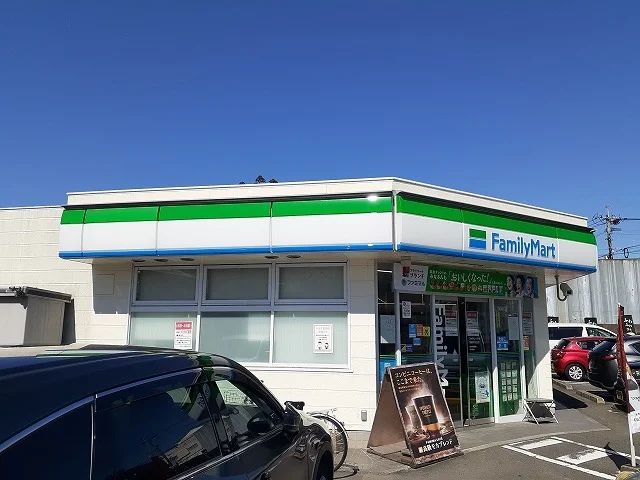 ファミリーマート学園木花台店まで850m