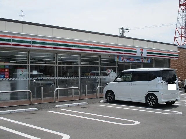 セブンイレブン高鍋郵便局前店まで230m