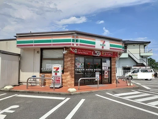 セブンイレブン　日向南町店まで1100m