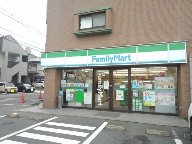 ファミリーマート唐原７丁目店まで350m